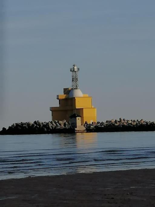 Orizzonte Marino Giallo Angolo Solare Verso La Laguna كافالّينو المظهر الخارجي الصورة