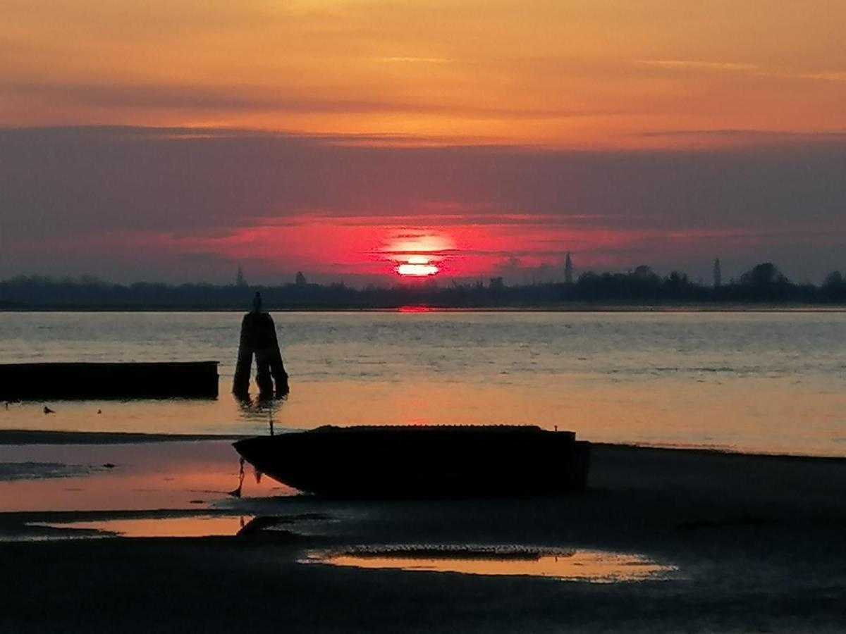 Orizzonte Marino Giallo Angolo Solare Verso La Laguna كافالّينو المظهر الخارجي الصورة